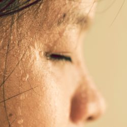Coronavírus: como a pele lida com o estresse emocional e o excesso de limpeza?
